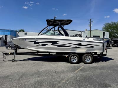 BOATZON | Centurion Enzo SV216 2007