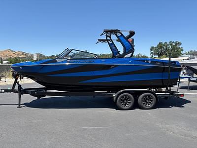 BOATZON | Centurion Fe22 2025