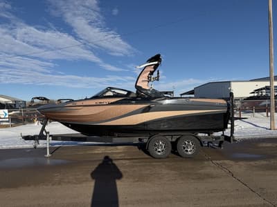 BOATZON | Centurion Fi21 2020