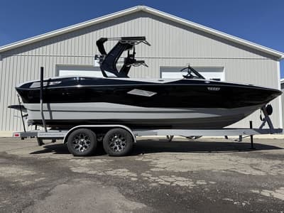 BOATZON | Centurion Nv233 by Correct Craft 2025