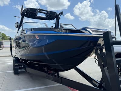 BOATZON | Centurion Ri 230 2022