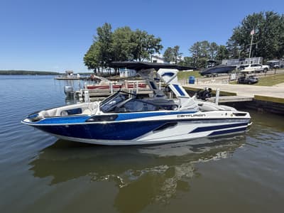BOATZON | Centurion Ri 245 2026