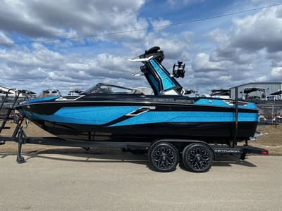 BOATZON | Centurion Ri230 2022