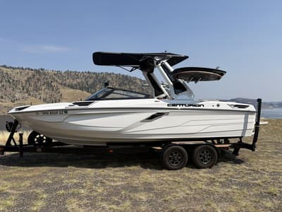 BOATZON | Centurion Ri230 2022