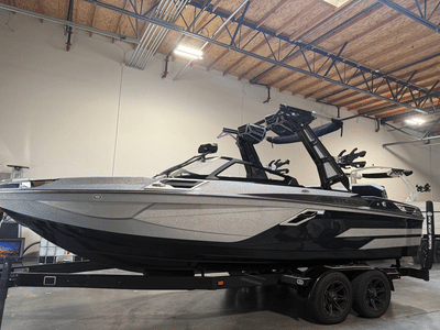 BOATZON | Centurion Ri230 2023