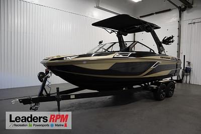 BOATZON | Centurion Ri230 2024
