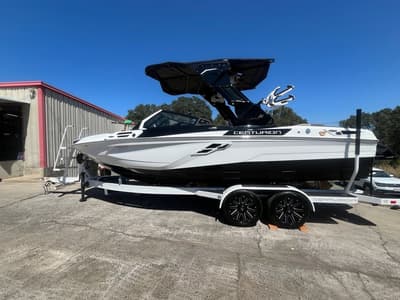 BOATZON | Centurion Ri230 2026