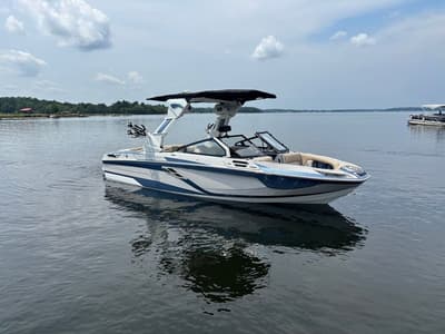 BOATZON | Centurion Ri230 2027