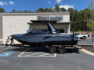 BOATZON | Centurion Ri230 dmscategoryfloorplan 2026