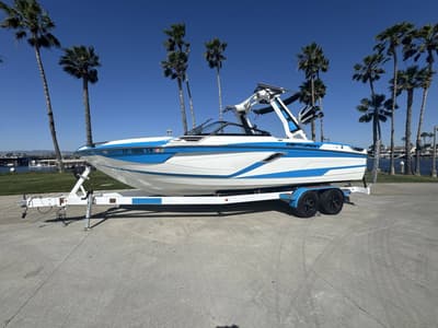 BOATZON | Centurion Ri245 2021