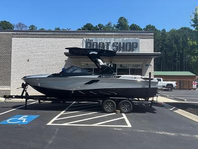 BOATZON | Centurion Ri245 2025