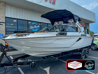 BOATZON | Centurion Ri245 2025