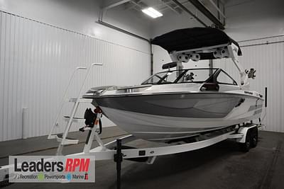 BOATZON | Centurion Ri245 2025