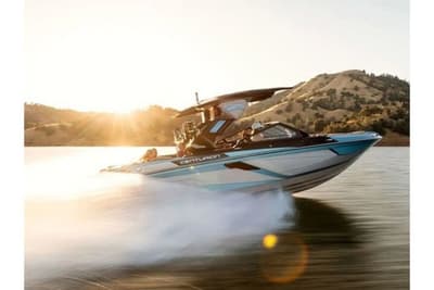 BOATZON | Centurion Ri245 2026