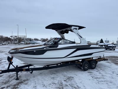 BOATZON | Centurion RI245 2026 BOATZON | Centurion RI245 2026