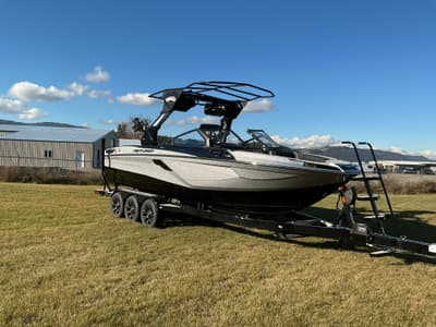 BOATZON | Centurion RI245 2026