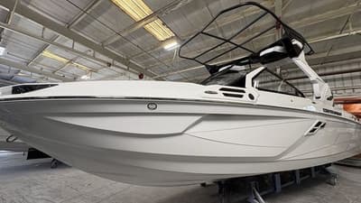 BOATZON | Centurion Ri245 2026