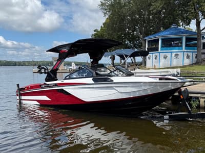 BOATZON | Centurion Ri245 2026