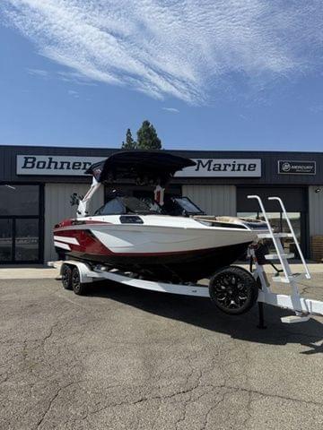BOATZON | Centurion Ri245 2026
