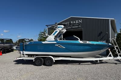 BOATZON | Centurion Ri245 2027