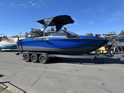 BOATZON | Centurion Ri245 2027