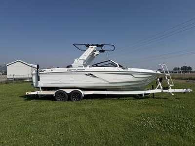 BOATZON | Centurion RI245 2027