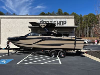 BOATZON | Centurion Ri265 dmscategoryfloorplan 2026