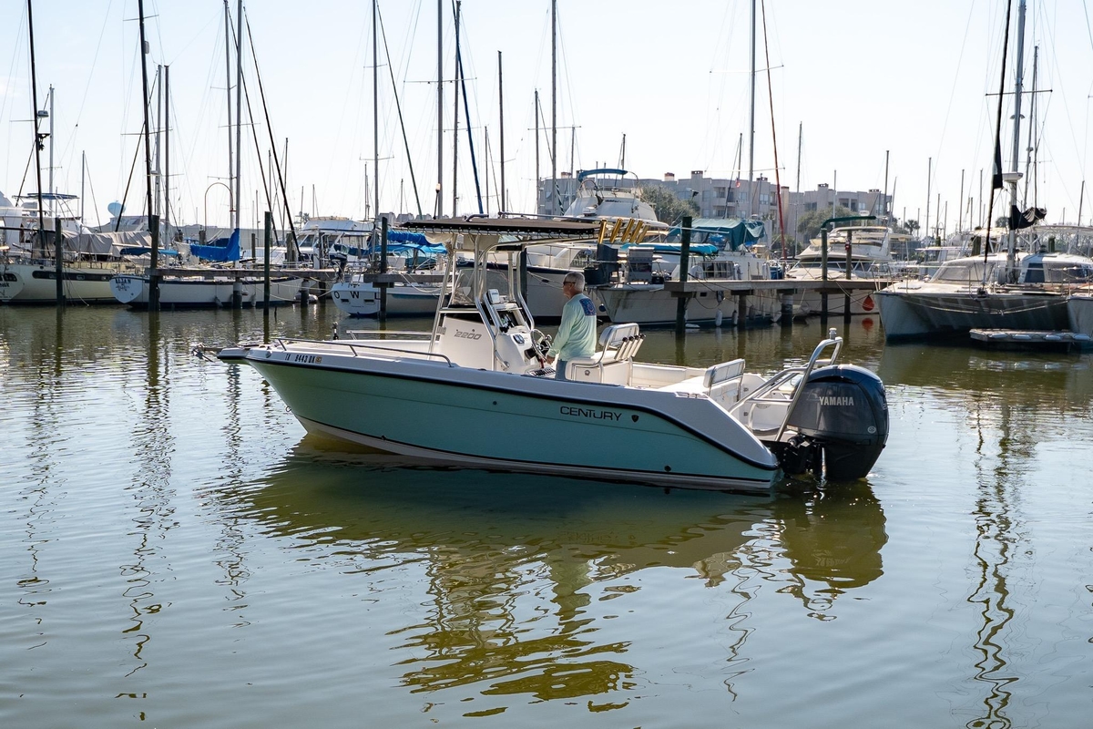 2004 Century 2200 Center Console - Sold Boat