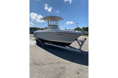 BOATZON | Century 2301 Center Console 2015