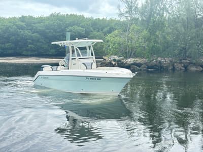 BOATZON | Century 2301 CENTER CONSOLE 2017