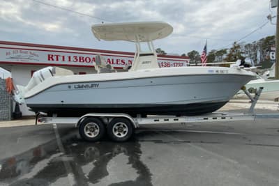 BOATZON | Century 2301 Center Console 2019
