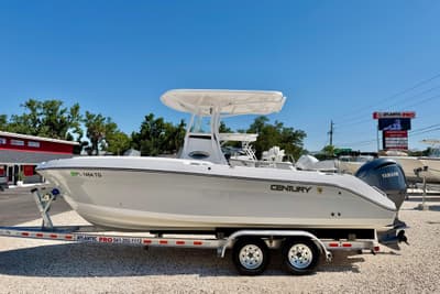 BOATZON | Century 2301 Center Console 2022