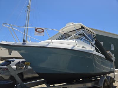 BOATZON | Century 2400 Walkaround 2009