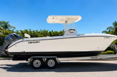 BOATZON | Century 2600 Center Console 2022