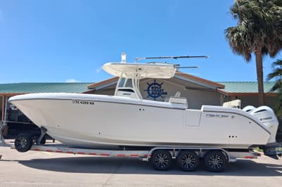 BOATZON | Century 3200 Center Console 2020