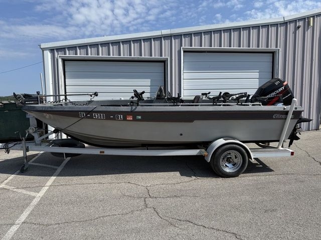 1990 Champion 176 Fish Hunter - Sold Boat