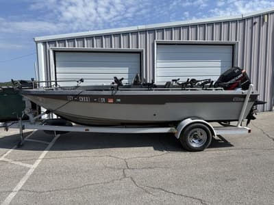 BOATZON | Champion 176 Fish Hunter with 2004 Mercury 115 Four Stroke 1990 BOATZON | Champion 176 Fish Hunter with 2004 Mercury 115 Four Stroke 1990