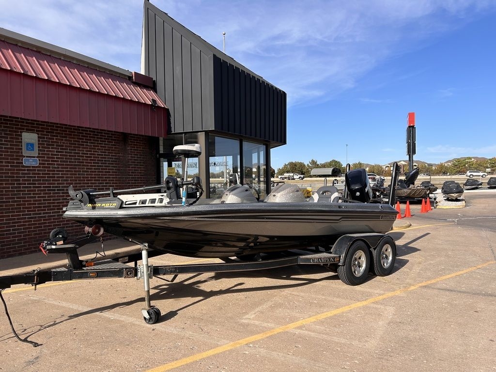 2010 Champion CX183 - Sold Boat