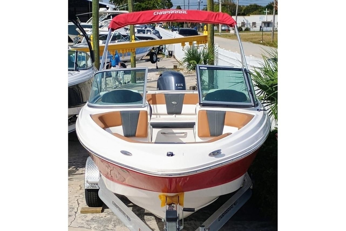 2024 Chaparral 19 SSi OB - Sold Boat