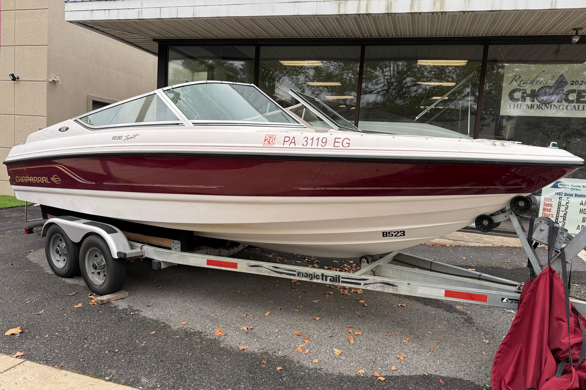 1994 Chaparral 1930 SS - Sold Boat