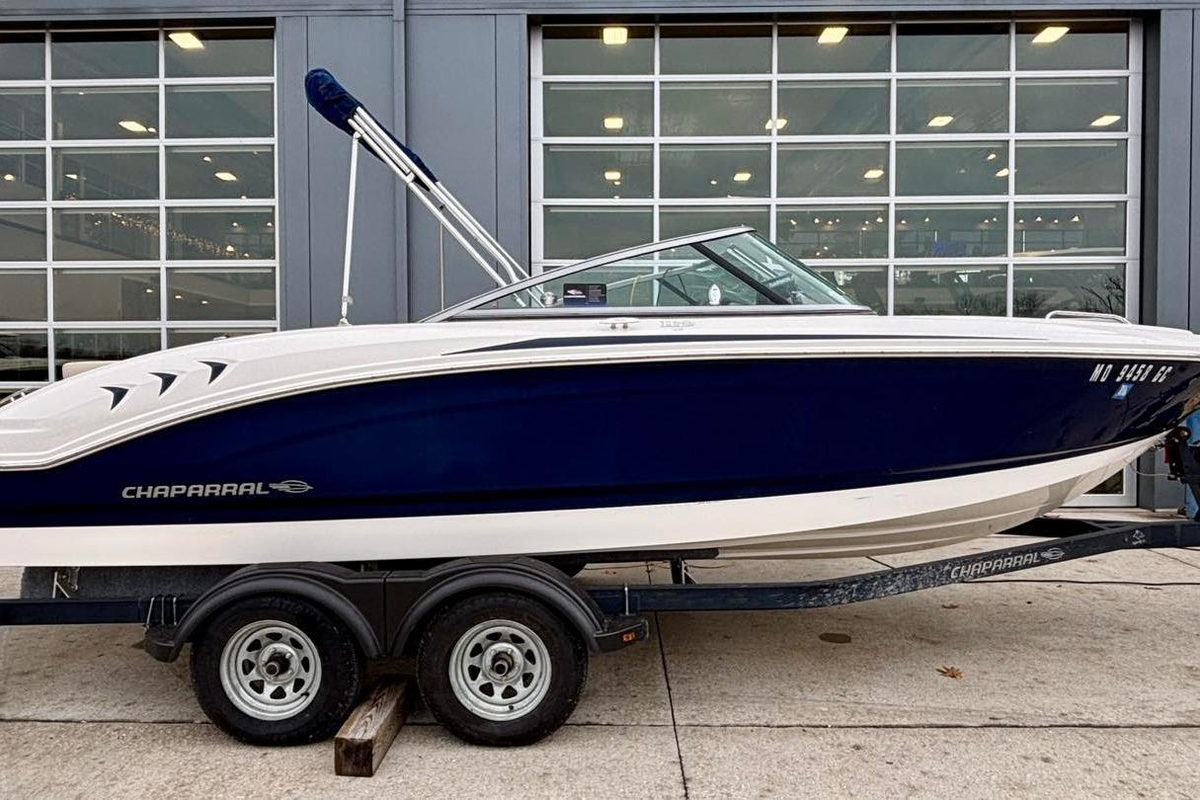 2016 Chaparral 210 Suncoast Ski & Fish - Sold Boat
