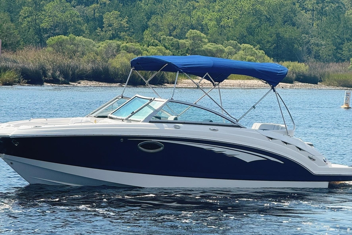 2015 Chaparral 224 Sunesta - Sold Boat