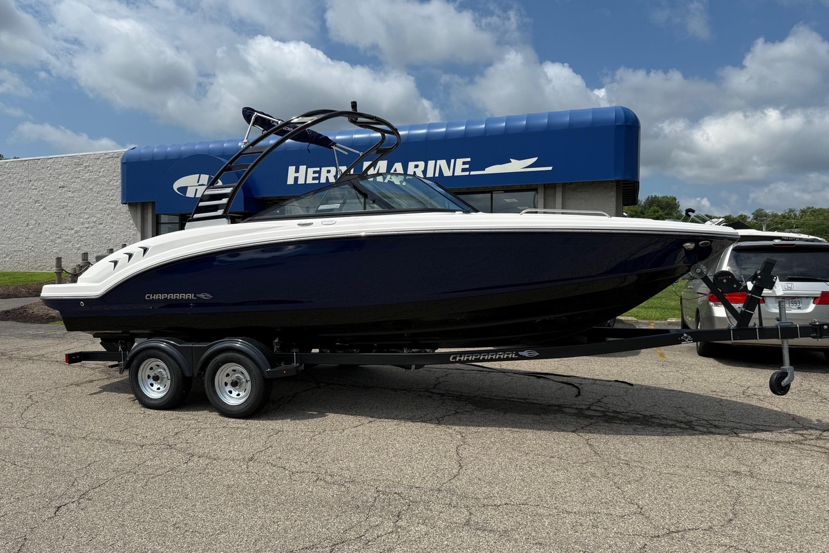2025 Chaparral 23 SSi - Sold Boat