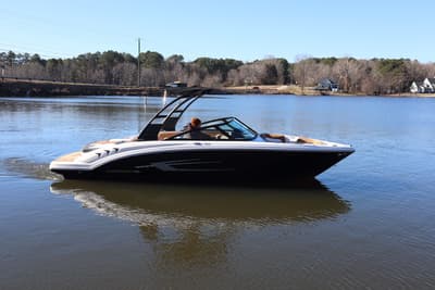 BOATZON | Chaparral 23 SSi 2026