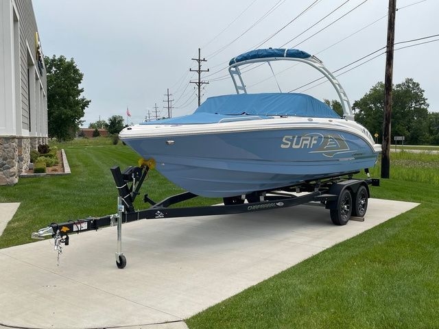 2023 Chaparral 23 Surf - Sold Boat