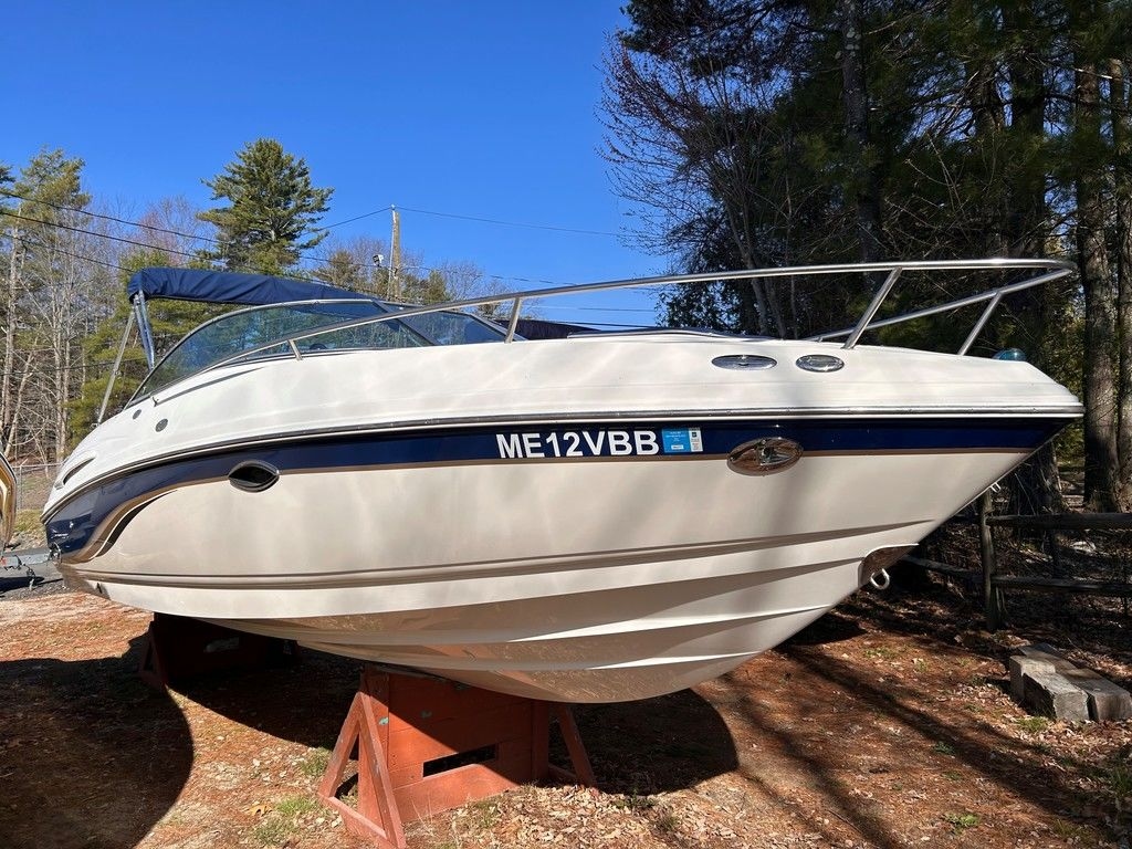 2004 CHAPARRAL 235 SSI - Sold Boat