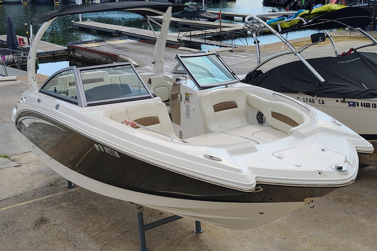 2017 Chaparral 244 Sunesta - Sold Boat