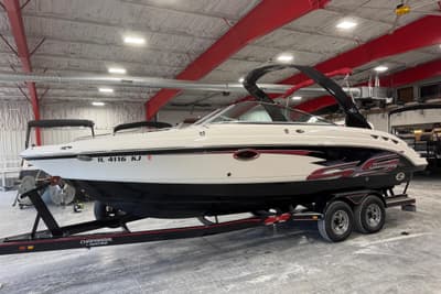 BOATZON | Chaparral 256 SSX 2010