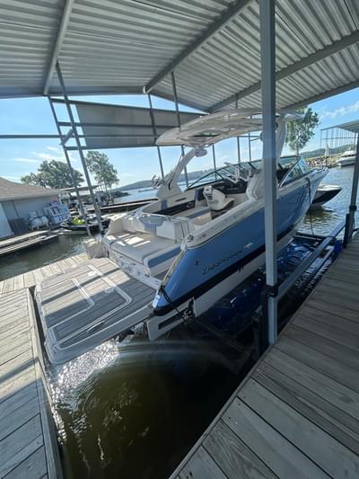 BOATZON | Chaparral 28 Surf 2023