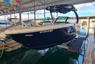 BOATZON | Chaparral 28 Surf 2024